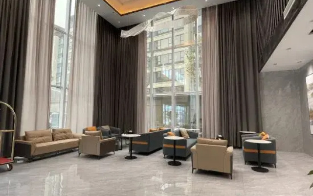 Guoyun Hotel (Dengzhou Renmin Road Bureau of Commerce)