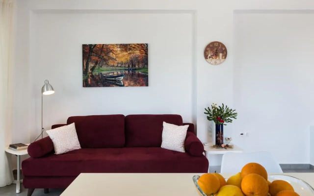 Niovi Seaside Suites