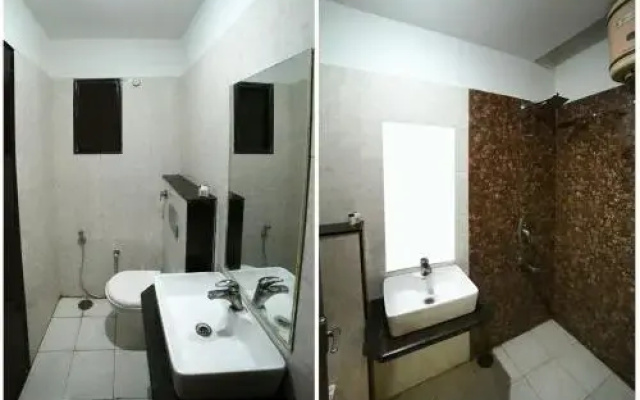 OYO 15512 Hotel Shivalaya