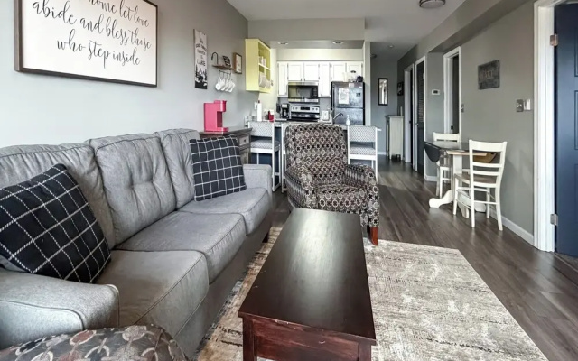Inviting Branson West Condo w/ Pool Access