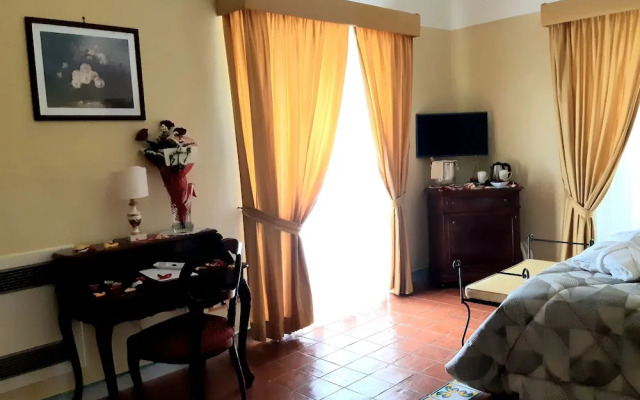 Elegant Sorrento Coast Villa with Pool and Tennis Court