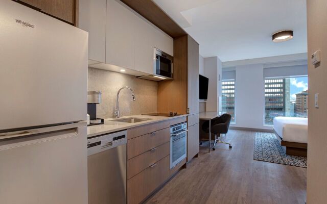 Homewood Suites by Hilton Montreal Downtown, QC