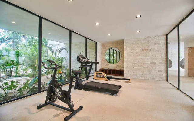 Pure Condos 304 By Lockey