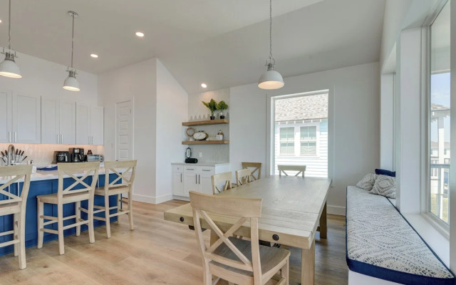 Modern Galveston Vacation Rental: Steps to Beach!