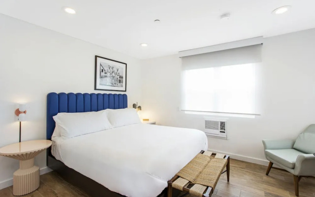 Grove Hotel