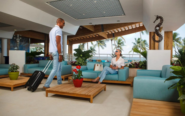 Hotel Arawak Beach Resort