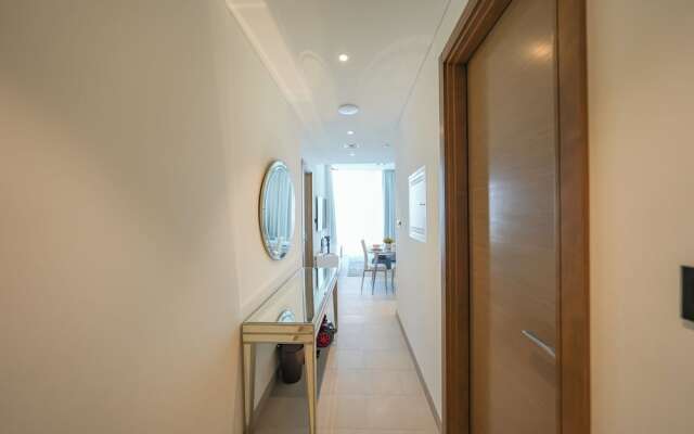 Yogi - Bright Apartment With Panoramic CityScape Views