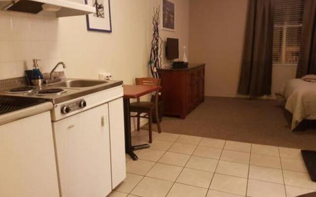 Cozy Little Studio by Amazing Property Rentals
