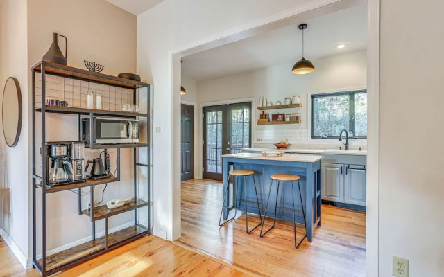 Secluded Kerhonkson Retreat With Deck + Views!