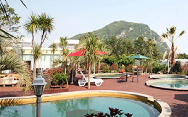 Jeju Sanbangsan Tansan Oncheon Pension