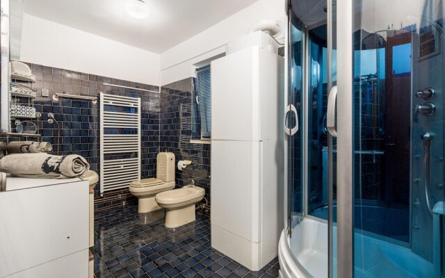 Stunning Home in Kremenici With Wifi and 2 Bedrooms