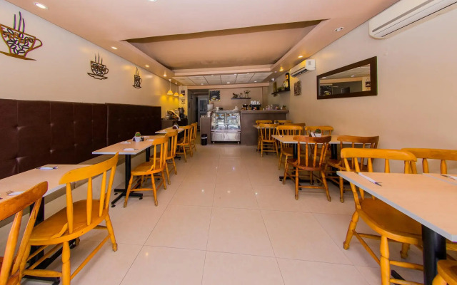 Hotel Azuan Suites By Geh Suites