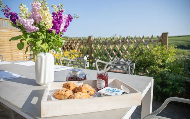 Newquay Tamarisk Lodge on the Gannel