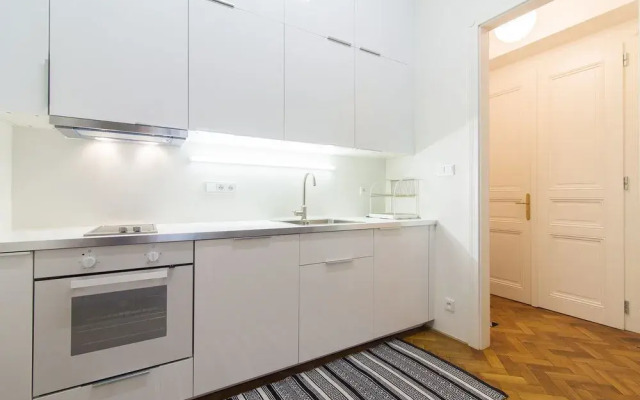 Stylish Modern Apartment in Malastrana