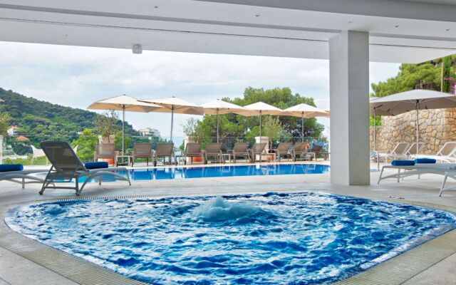 Hotel More
