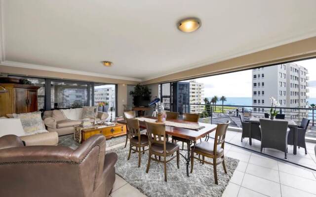 Bright and Stylish Beachfront Apartment