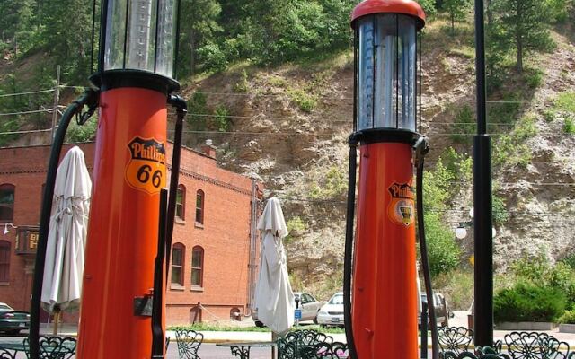 Martin & Mason Hotel