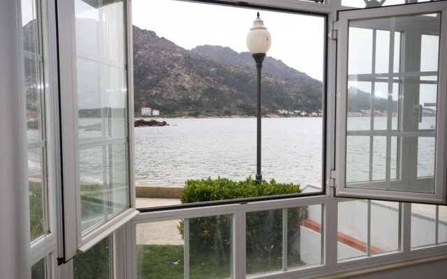 House - 3 Bedrooms with Sea views - 101983