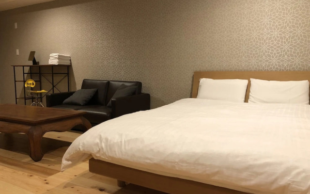 Shimanouchi Luxury Apartment