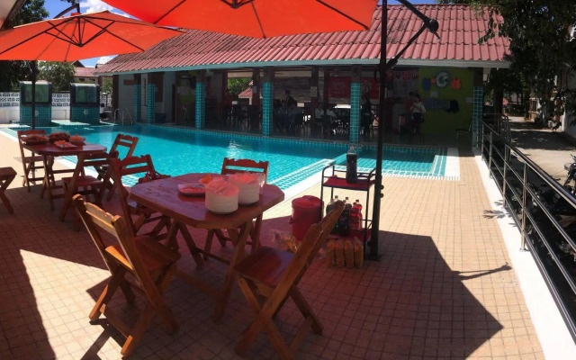 E-Outfitting Vang Thong Hotel