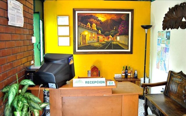 Hostal Los Volcanes - Hostel