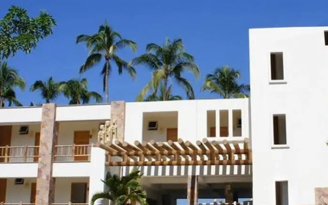 Akan Resort