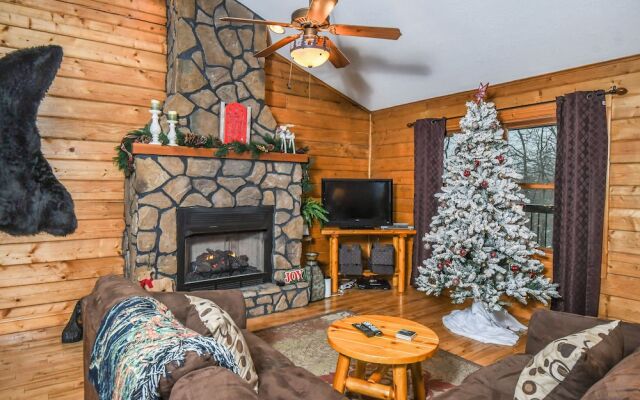 Bear Paws 2 Bedroom House