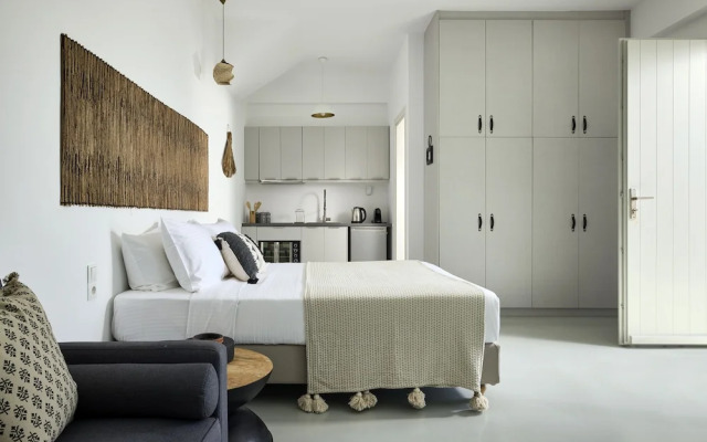 Ianemi Suites by K4 Kythnos