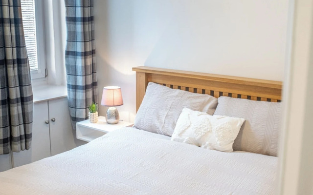 Coopers Croft - 1 Bedroom Apartment Markinch