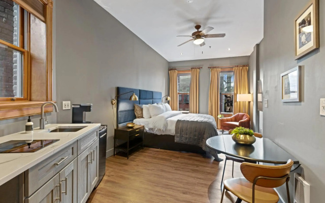The Historic Blue Moon Hotel - NYC