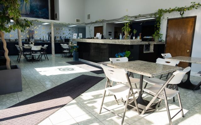 Economy Inn and Suites