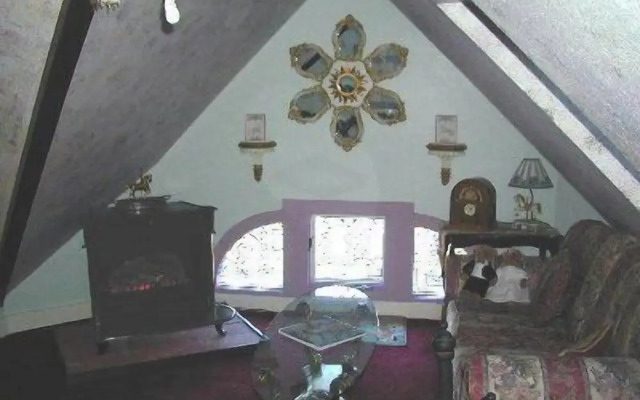 Robins Nest Bed & Breakfast