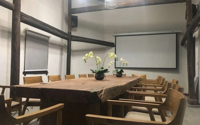 Xiananshan Village Hotel