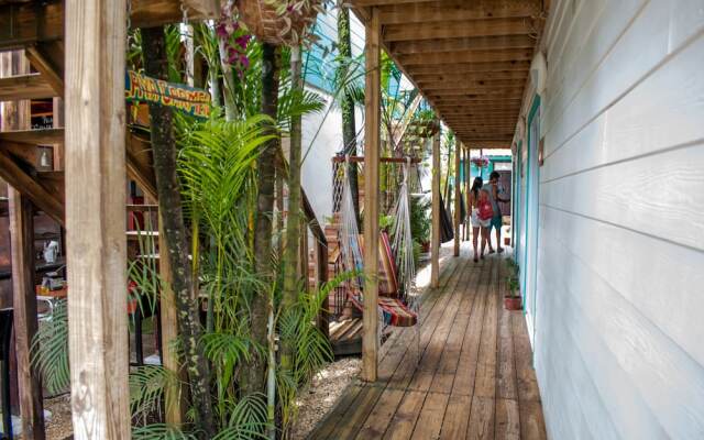 Tramonto ROJO Santa Teresa Guest House