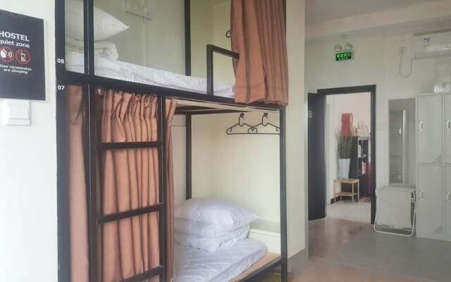 Houselet Hostel