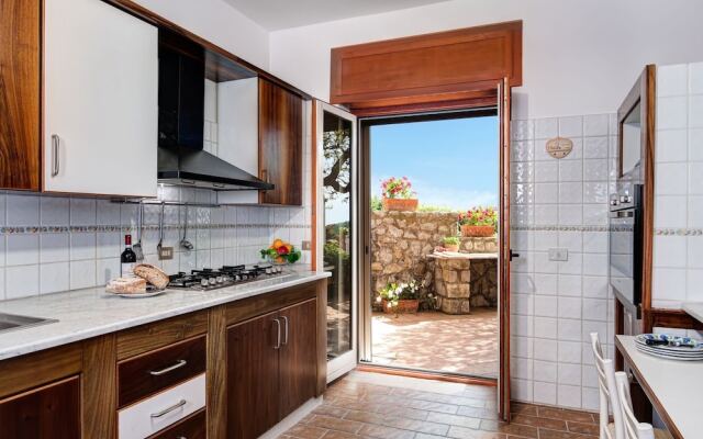 Delightful Villa In Massa Lubrense With Garden