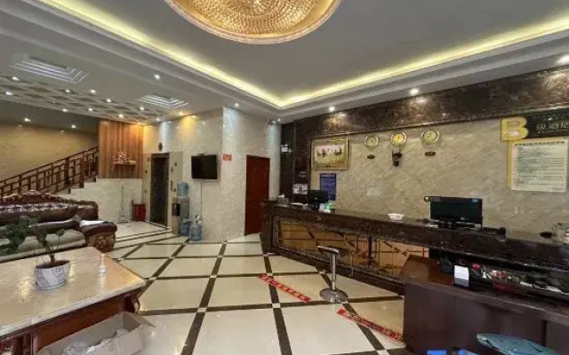 Luoping Hengyue Express Hotel