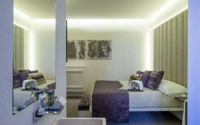 Room 230 Roma Luxury Suites