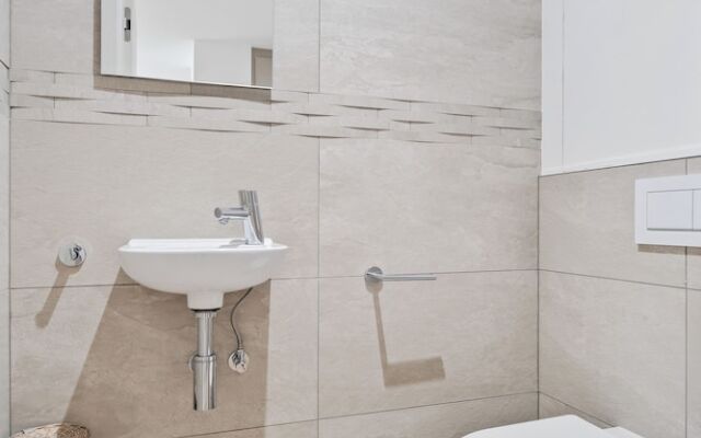 Stylish Apt Bouneweg-Süd Book Now ID225
