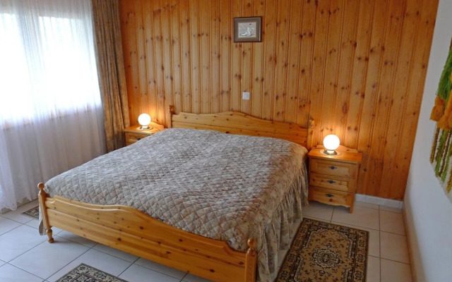 Apartment Appartement 13