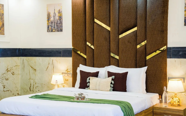 ELIVAAS Ivory Estate Pet-friendly Farm