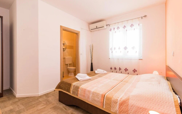 Stunning Home in Premantura With Wifi and 2 Bedrooms