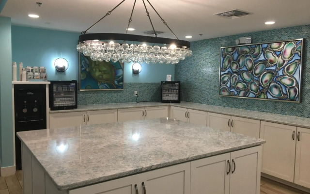 Palmera Inn and Suites