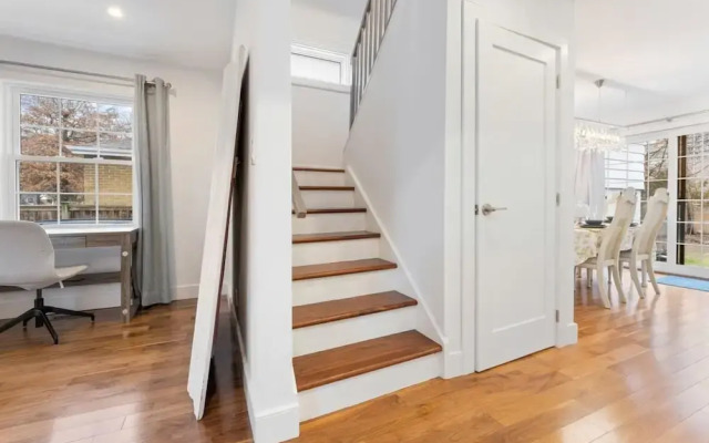 Spacious 2bdrm Home in Burlington