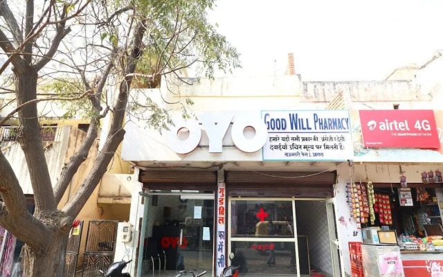 Zaki Hs Near Taj Mahal By OYO Rooms