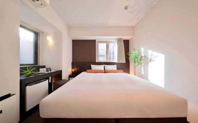 Nipponbashi Crystal Hotel