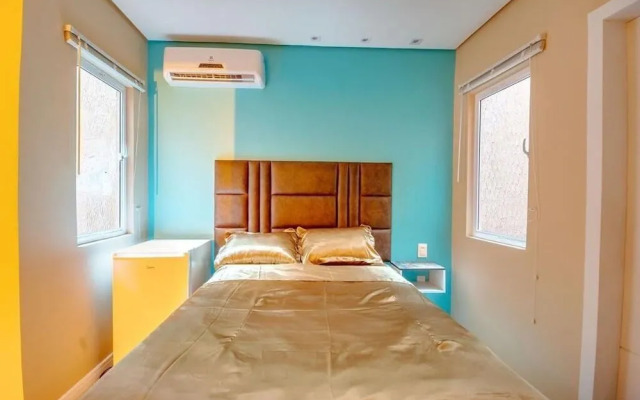 Quarto Com Vista Para O Mar Em Flat Compartilhado