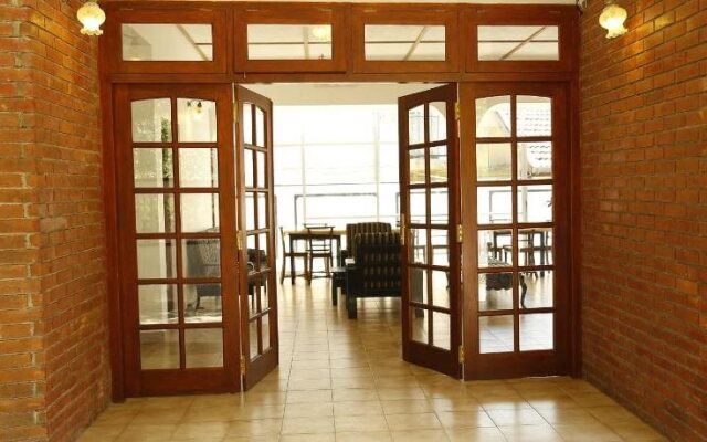 Lake Mount Hotel