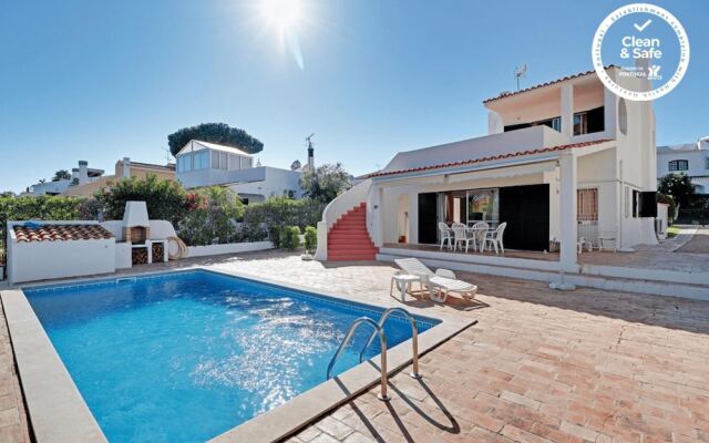 Vilamoura Ocean Villa With Pool by Homing