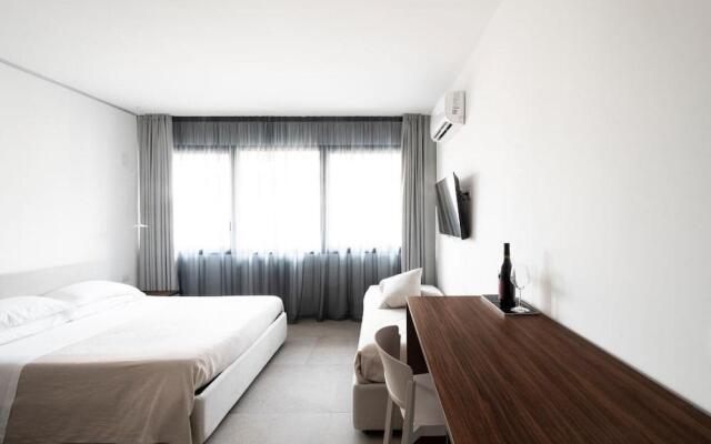 Alkamuri Posh Hotel Spa - 104 Suite Deluxe